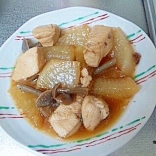 三浦大根に味が染みて美味しい鶏の煮物